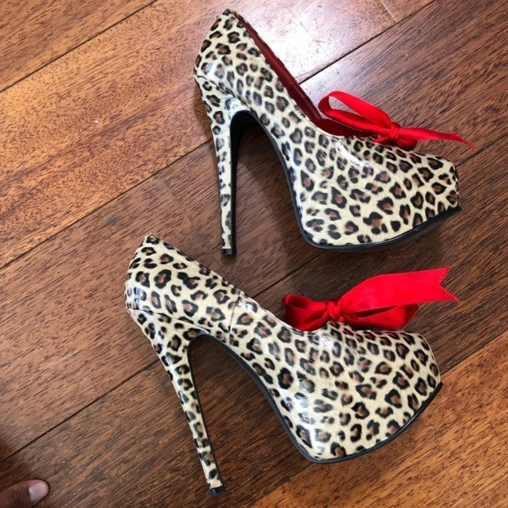 Heels - Picture 2 of 3